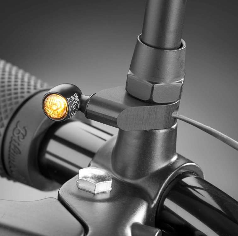 Variable mounting adaptor M6