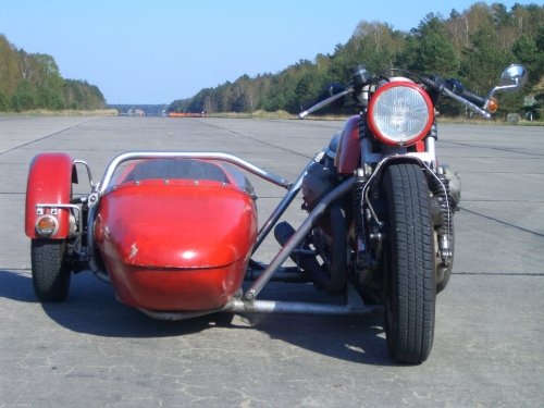 Первый спидометр Гаррита Келлера на гоночной коляске Moto Guzzi