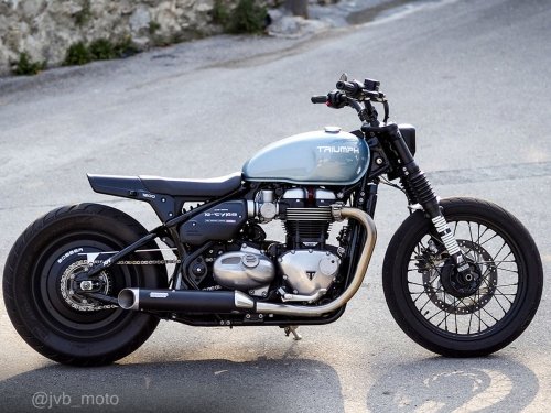 Кастомный Triumph с компонентами motogadget
